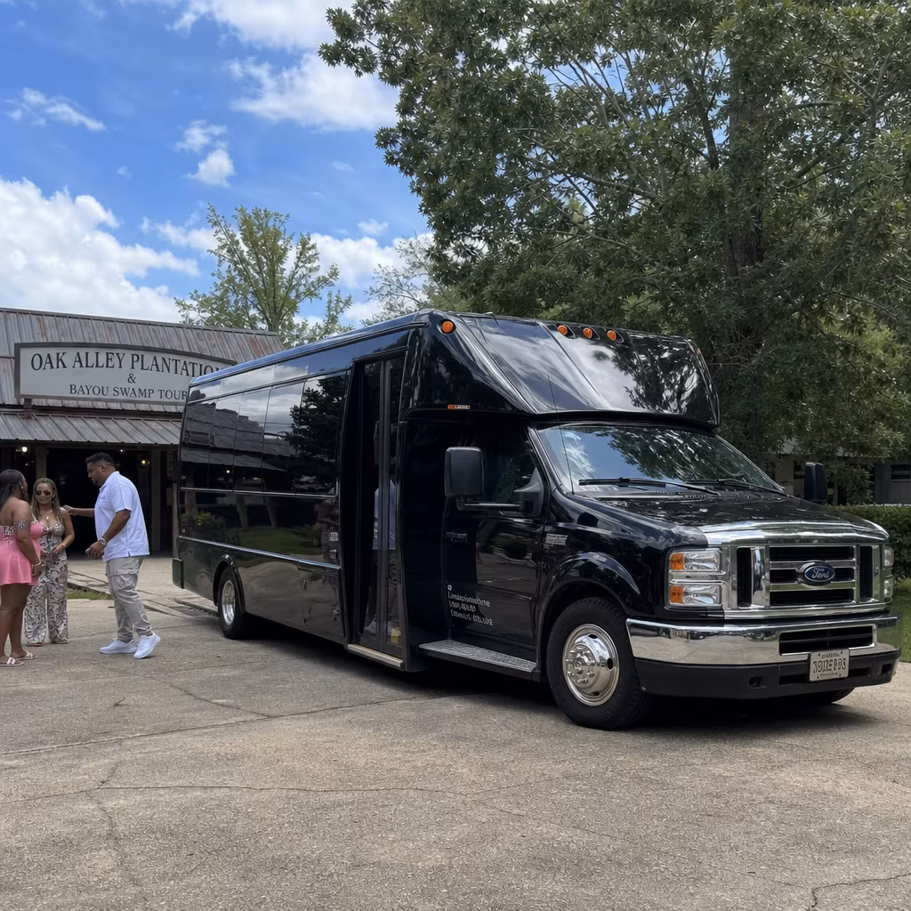 Rent a Bus to Oak Alley Plantation & Bayou Swamp Tour