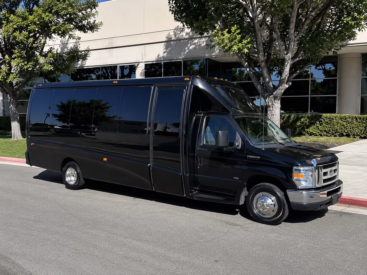 Baton Rouge Homecoming & Prom Party Bus Rentals